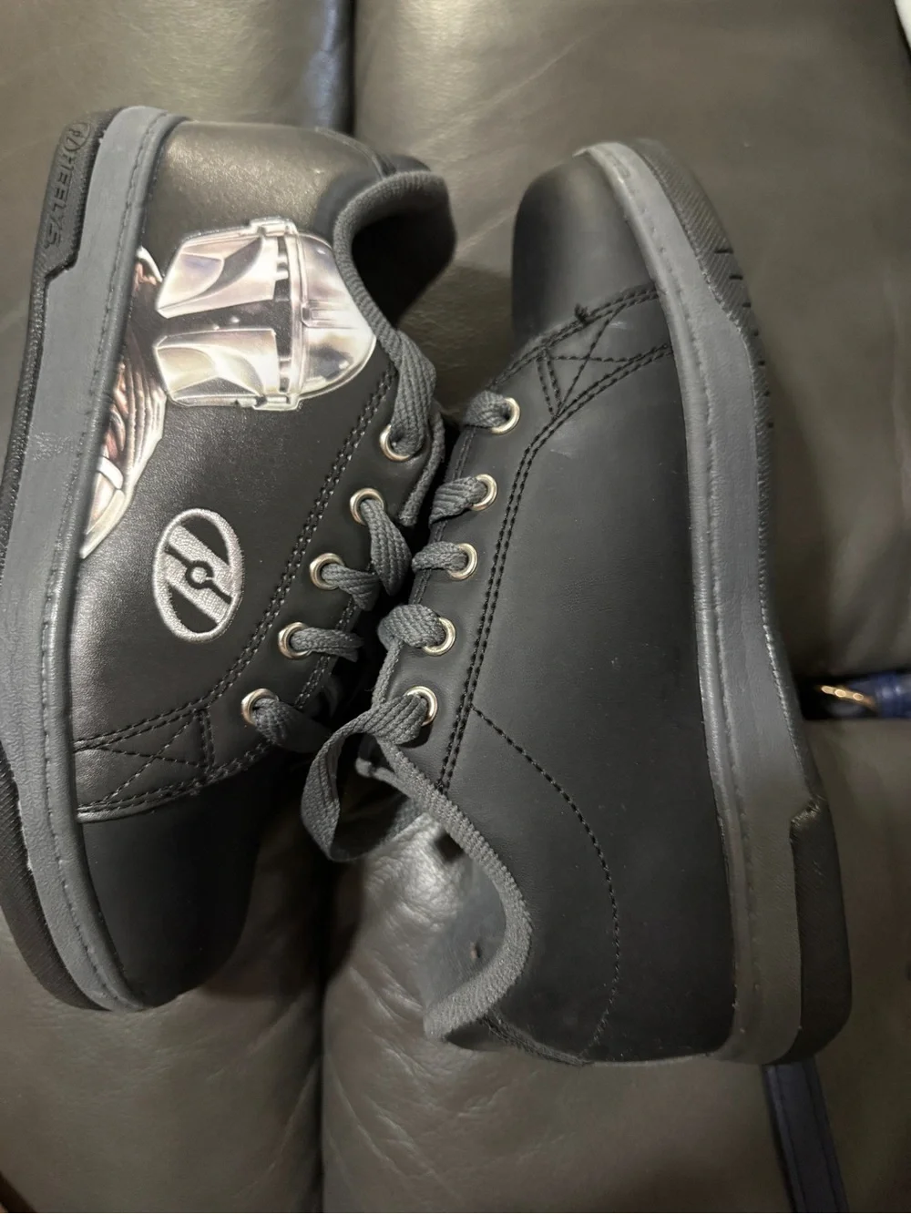 Star Wars Kids Black Sneakers with Gray Laces size Yth 4